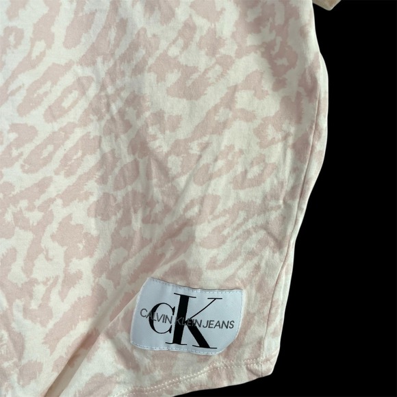 NWTCalvin Klein Jeans Women's Pink Animal Print Tie Front T-Shirt CJST7745 Sm - Picture 2 of 8